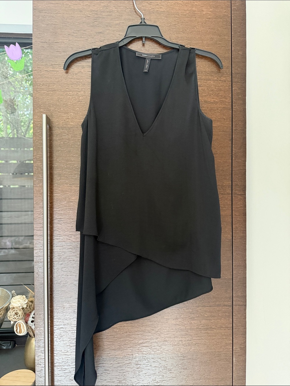 BCBGMaxAzria Black Sleeveless V-Neck Asymmetric Blouse